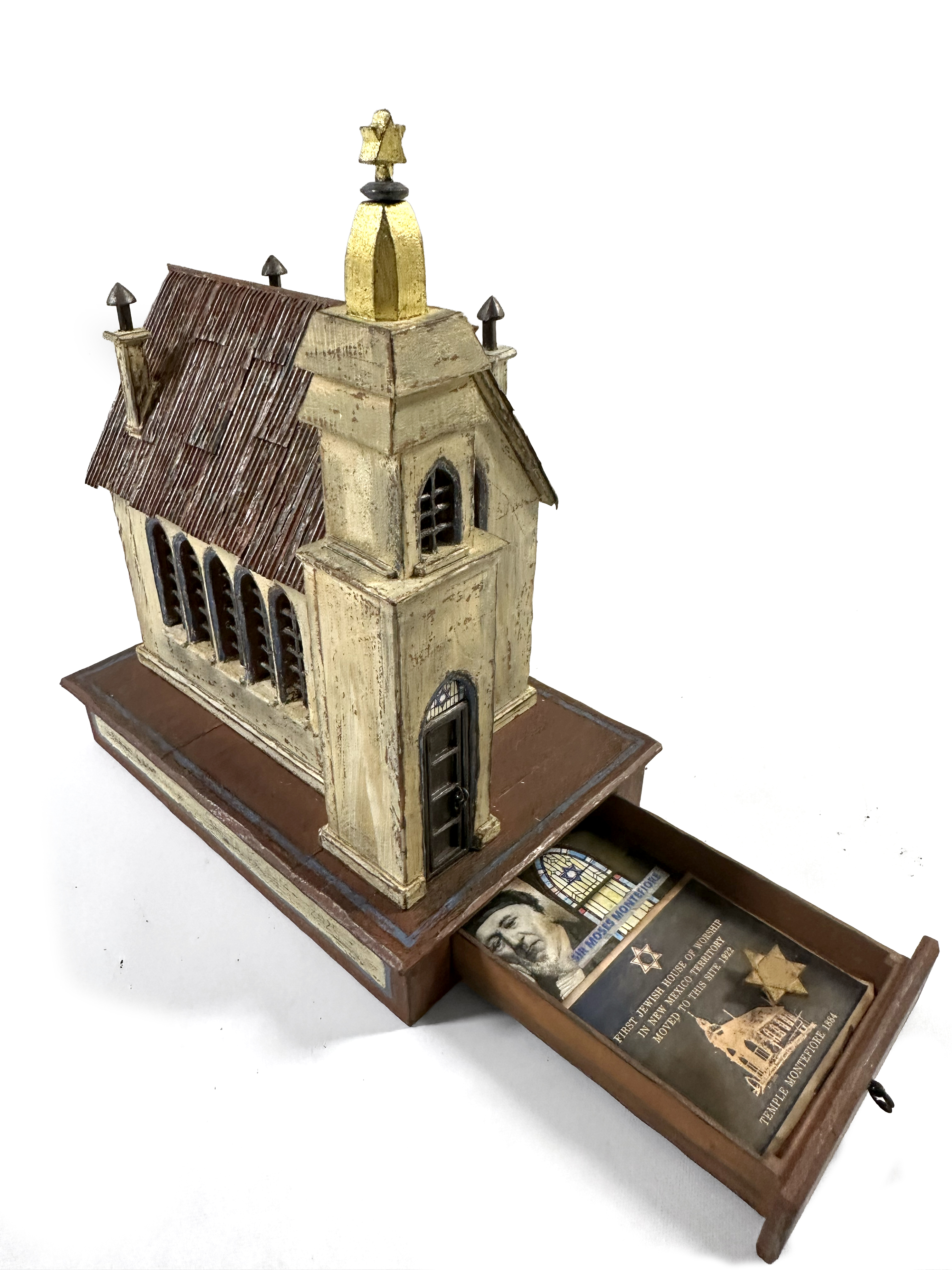 Synagogue Montefiore sculpture, third view